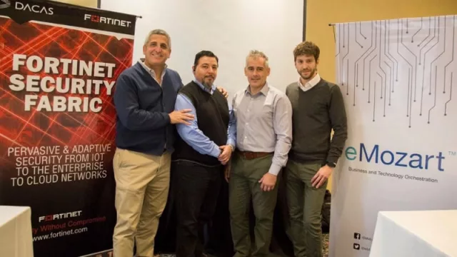 De izquierda a derecha: Hernán Novillo Corvalán (CEO de eMozart) - Julio Rodriguez (Ingeniero Fortinet) - Pablo Guerci (Ejecutivo de Canales del Interior) - Leandro Foggia (Ingeniero Fortinet)