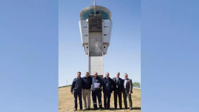 Javier Bastián (jefe regional CNS EANA); Hernán Novillo Corvalán (CEO de eMozart); Mario Fiorina (ingeniero de EANA);  Javier Turletto (COO de eMozart); Emilio Martin (gerente regional de EANA) y Pablo Guerci (Regional Sales Manager de Fortinet)