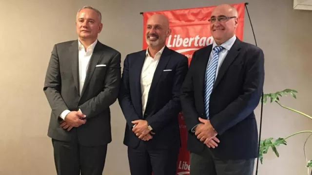 Diego Martín Sabat, director de legales y relaciones institucionales de Libertad, Jean Christophe Tijeras, CEO Libertad S.A., Rubén Turienzo, director comercial de Pampa Energía.