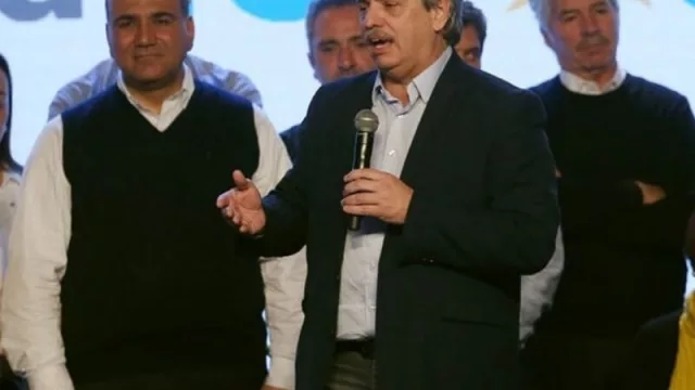 El gobierno no tiene tiempo para digerir la derrota: urge declarar feriado cambiario y bancario lunes y martes