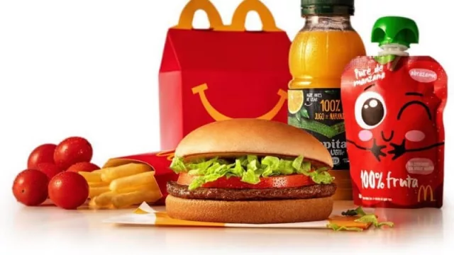 Menos de 600 calorías, 20% menos de grasas totales y 78% menos de azúcares añadido: cómo es La Cajita Feliz (saludable)