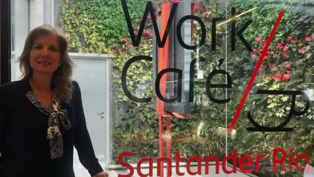 Monica Beatriz Genari, gerente de la sucursal. 