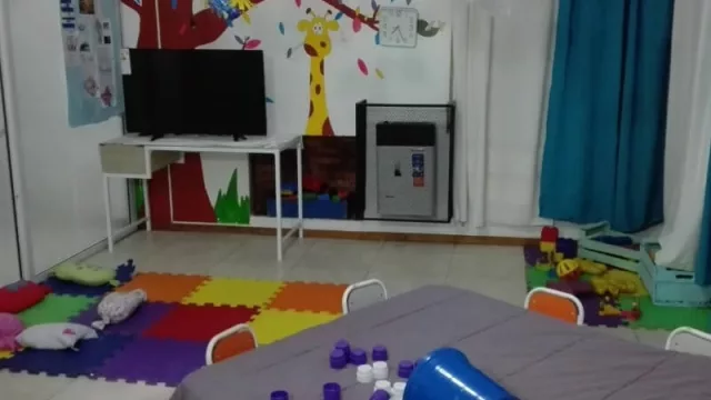 ¿Querés salir por unas horas los fines de semana y no tenés quién cuide a los chicos? El jardín de infantes que ofrece niñera nocturna