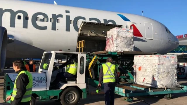 American Airlines no solo lleva pasajeros entre MIA y COR (hacia un hub de cargas en Córdoba)