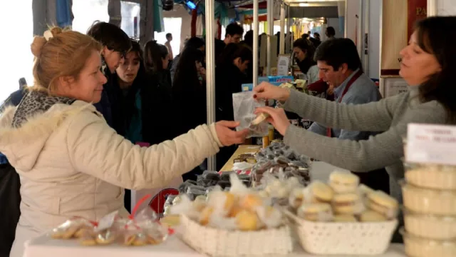 Regalos y delicias al paso: Dos ferias para sorprenderte en la Ciudad