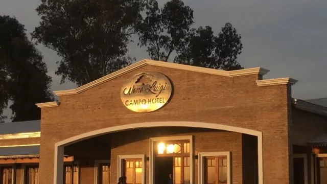 De la industria de la higiene sanitaria a la turística: Scorza inauguró un hotel de US$ 3 M (y presentó su libro)