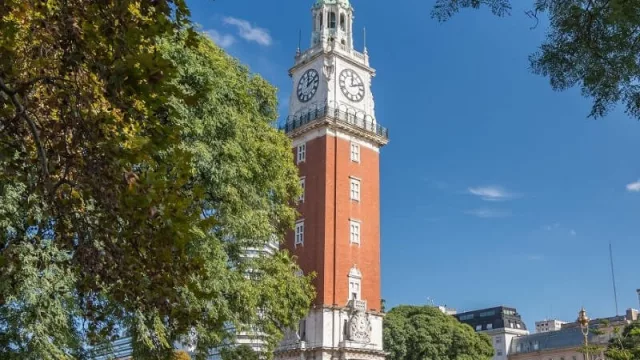 La Torre de los Ingleses vuelve a brillar con la Fundación American Express (y ahora podés subir al mirador)