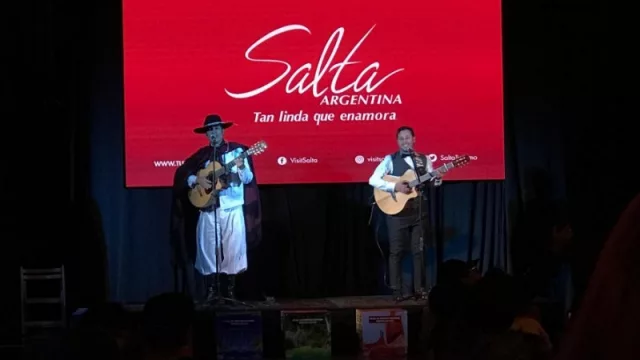 Música en vivo en la presentación turística de Salta.