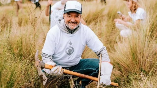 Bechara echa raíces: Evoltis planta 1.700 árboles en reserva en Córdoba (uno por cada colaborador de la compañía) 