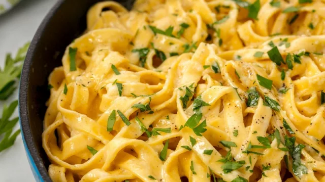 ¿Mangiamo la pasta? Tenemos dos cenas para quienes nos digan...