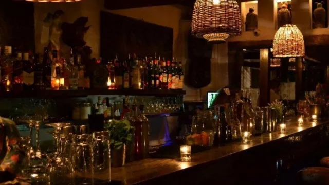 Rey de Copas Bar: Un espacio cultural para ver las obras de los Páez Vilaró para maridar con cocktails y buena gastronomía