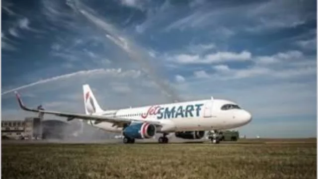 JetSmart llega a 18 rutas y encarga 12 nuevos aviones a Airbus