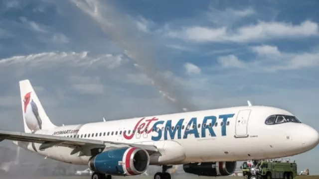 Cómo es viajar en JetSmart de Córdoba a Bariloche (con mate a bordo desde $ 599 por tramo)