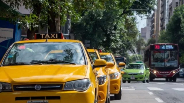 Inicia la preinscripción para acceder a más de 4.200 chapas de taxis y remises