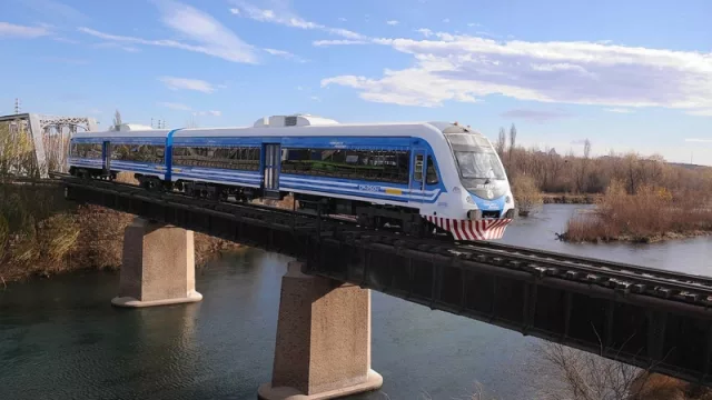 Los inversionistas rusos siguen entusiasmados con el proyecto del Tren del Valle