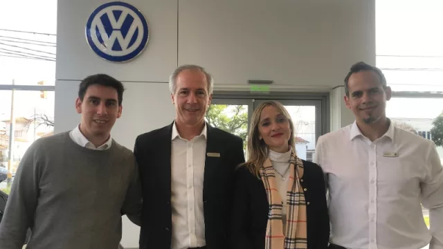 Marcelo Michelena, gerente comercial, Martin Leon Noel, jefe de ventas corporativas y ecommerce, Natalia Romero, responsable de marketing y Gonzalo Garcia, asesor comercial 0KM.