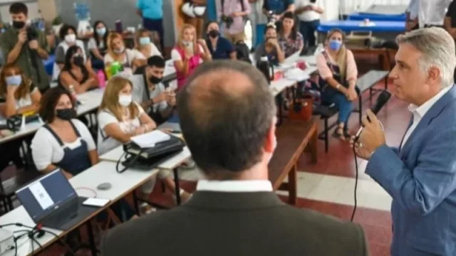 Docentes se capacitan para enseñar educación digital, programación y robótica