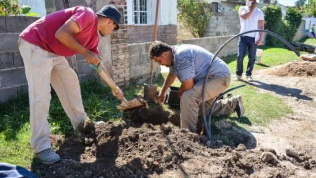 “Más Agua, Más Salud”: el programa municipal avanza sobre ocho asentamientos de la ciudad