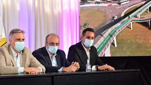 Así se verán las ciclovías en altura que acordaron Llaryora y Schiaretti (video)