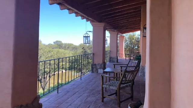 La galería interna donde dan las habitaciones 