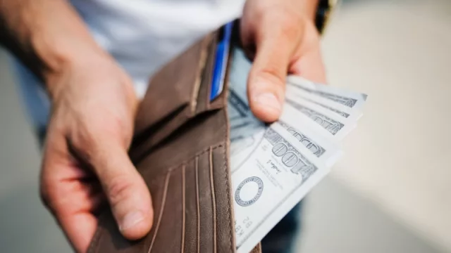 En la bolsa se pueden conseguir dólares más baratos