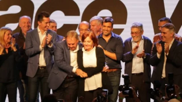Schiaretti “bailó” cómodo en su reelección: ni isla, ni cordobesismo (ni sólo Estado, ni sólo mercado)