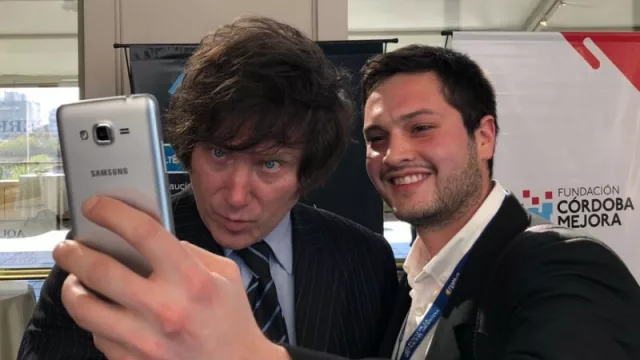 Dice que Milei y Giacomini hacen “fulbito” para la tribuna