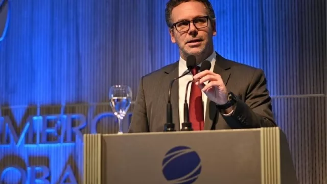 Sandleris: “La solución no es dinamitar el Banco Central” (pero sí hacer converger el gasto público al 30% del PBI) 