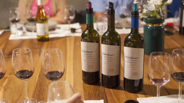 Una bodega lujanina abre un restaurante de principio del 1901