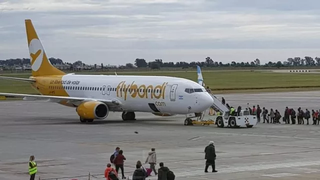 Flybondi comenzó a operar 2 nuevas rutas desde Córdoba (3 frecuencias semanales a Salta y Neuquén)