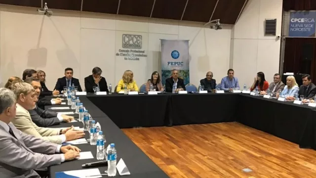 Los colegios profesionales exigen a los candidatos a gobernador que cumplan con la colegiación en el Estado