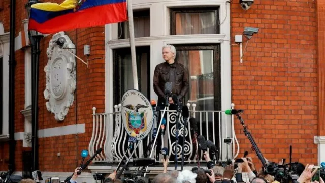 Assange permanecía en la sede diplomática desde 2012.