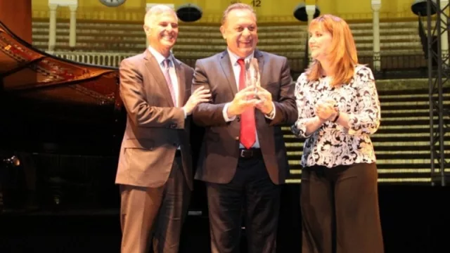 Santos distinguido por el Consejo Mundial de Viajes y Turismo