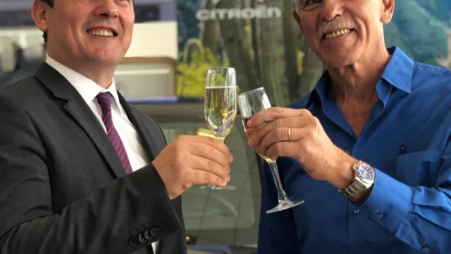 Con 400 unidades en stock, los Quijada lanzan su “laboratorio comercial” (quieren vender 6.000 autos en un “buen año”)