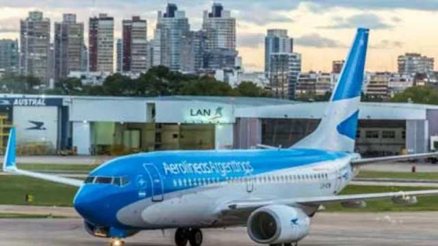 Desde hoy, Aeroparque no tendrá más vuelos internacionales, excepto a Montevideo (Aerolíneas Argentinas lleva a Ezeiza 38 frecuencias diarias)