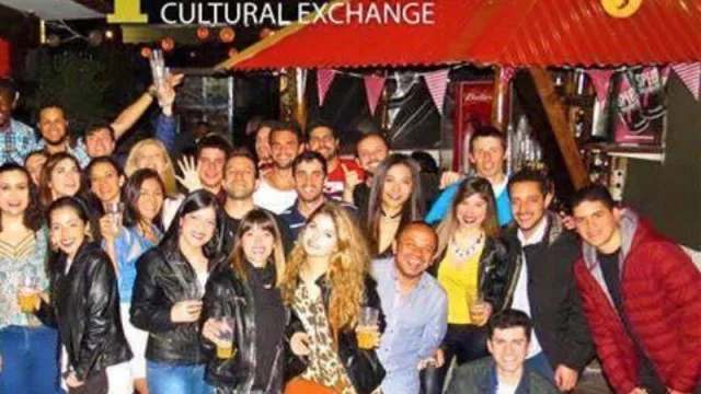 Speak Easy, una forma divertida de aprender a hablar en distintos idiomas (y conocer gente “de afuera”)