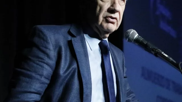 Lavagna le endulza el oído a las pymes: “Ganancias 0 a los que reinviertan” (qué más dijo en Córdoba)