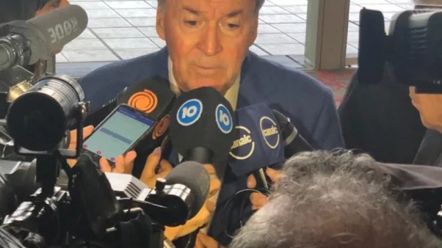 Con traje de gobernador re-electo (y léxico de gerente general), Schiaretti mostró una “rentabilidad” del 18%