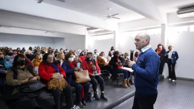 A partir de hoy Tucumán implementa la jornada extendida de clases (qué pasará con el salario docente)
