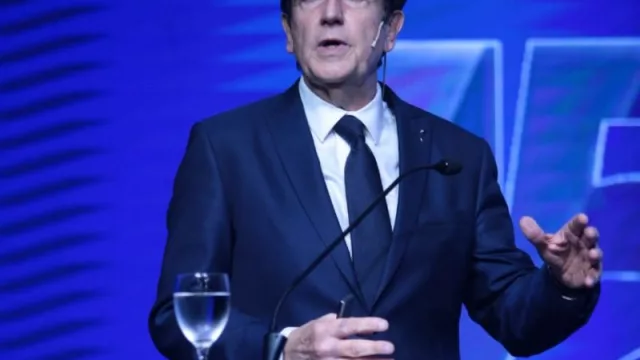 Las cosas van a empeorar y se abren dos escenarios: uno explosivo (y se va el gobierno) y otro con inflación al 140% anual