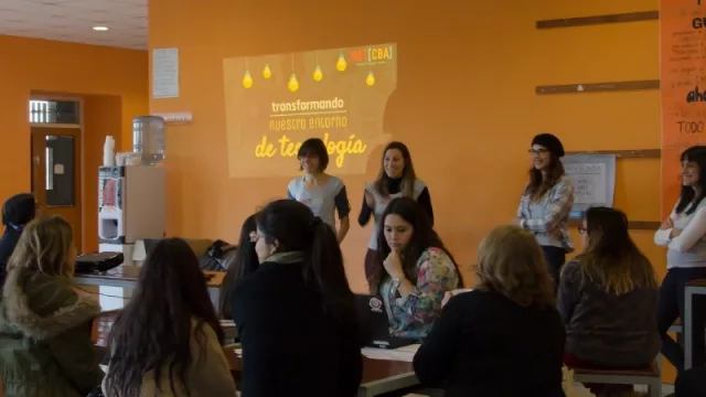 Cambiando estereotipos: MeT acompaña a las mujeres que trabajan en el mundo tecno