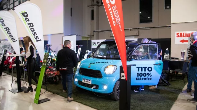 San Francisco: La concesionaria De Rossi se suma a la movilidad eléctrica: trae las motos SUNRA y Tito, la “sensación del momento”