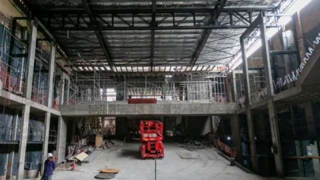 Las cubiertas del Comedia, con un 98% de avance