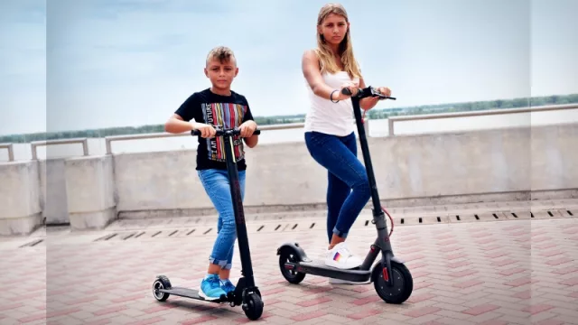 Sobre los monopatines eléctricos, bromea (¿o no?)