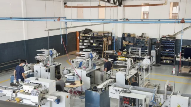 ADK presenta su nueva máquina de embolsado y se consolida en la fabricación de equipos envasadores en Argentina (y toda Latinoamérica)