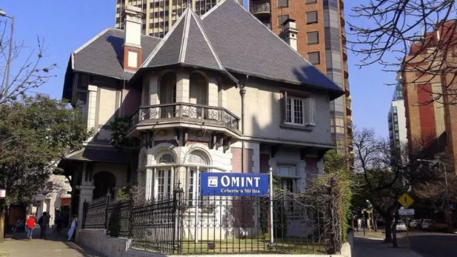 ¿Llega Rapanui a Córdoba? La icónica casona de Omint (en Yrigoyen) se está preparando para la llegada de una heladería