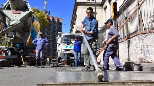 Bacheo con hormigón: #CallesSanas para Las Violetas y Colón