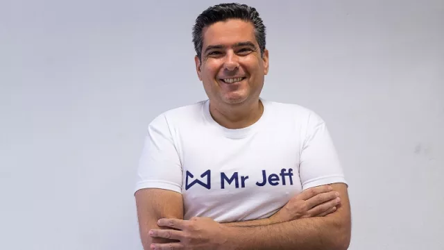Sobre Mr. Jeff (el sistema de lavandería a domicilio), dice...