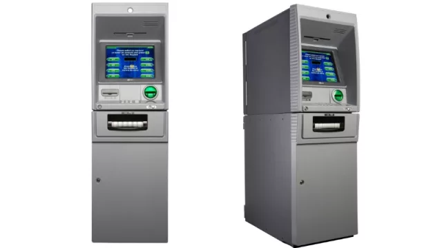 Duda sobre el costo de los cajeros “blancos” de NCR