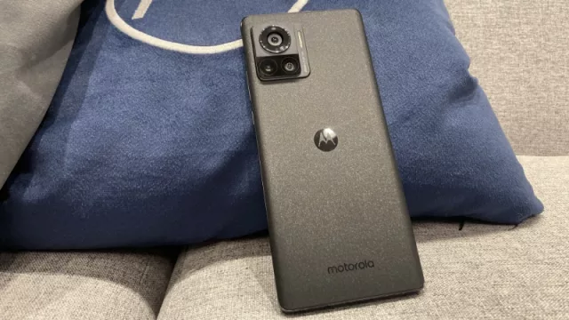 Motorola Edge 30 Ultra.